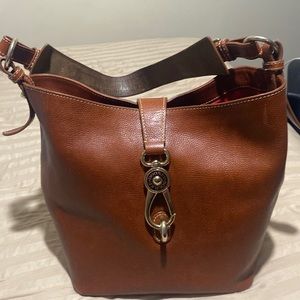 Leather authentic Dooney&Bourke purse